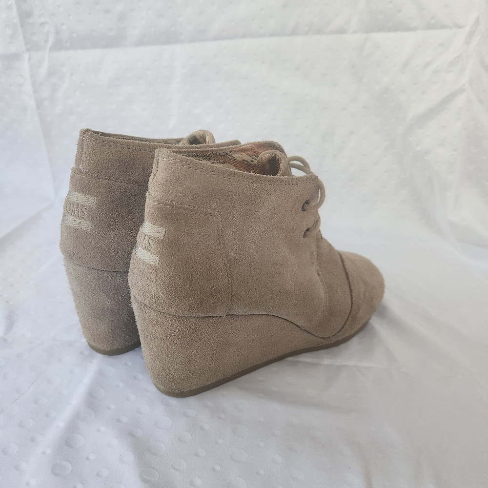 Toms Women's Tan Suede Ankle Boots - Picture 2 of 8